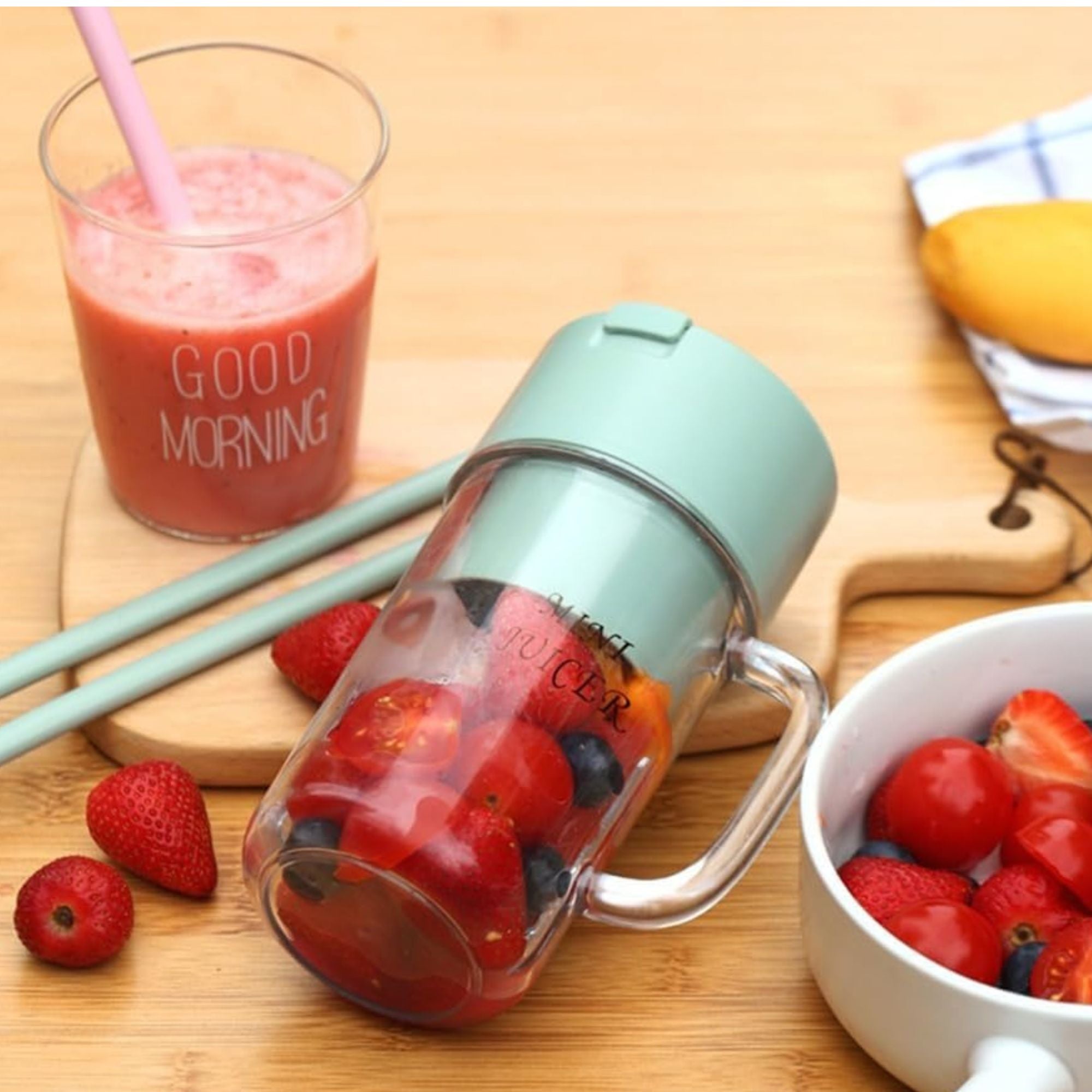 Portable Mini Juicer Blender Machine – USB Rechargeable, Straw Mug Bottle