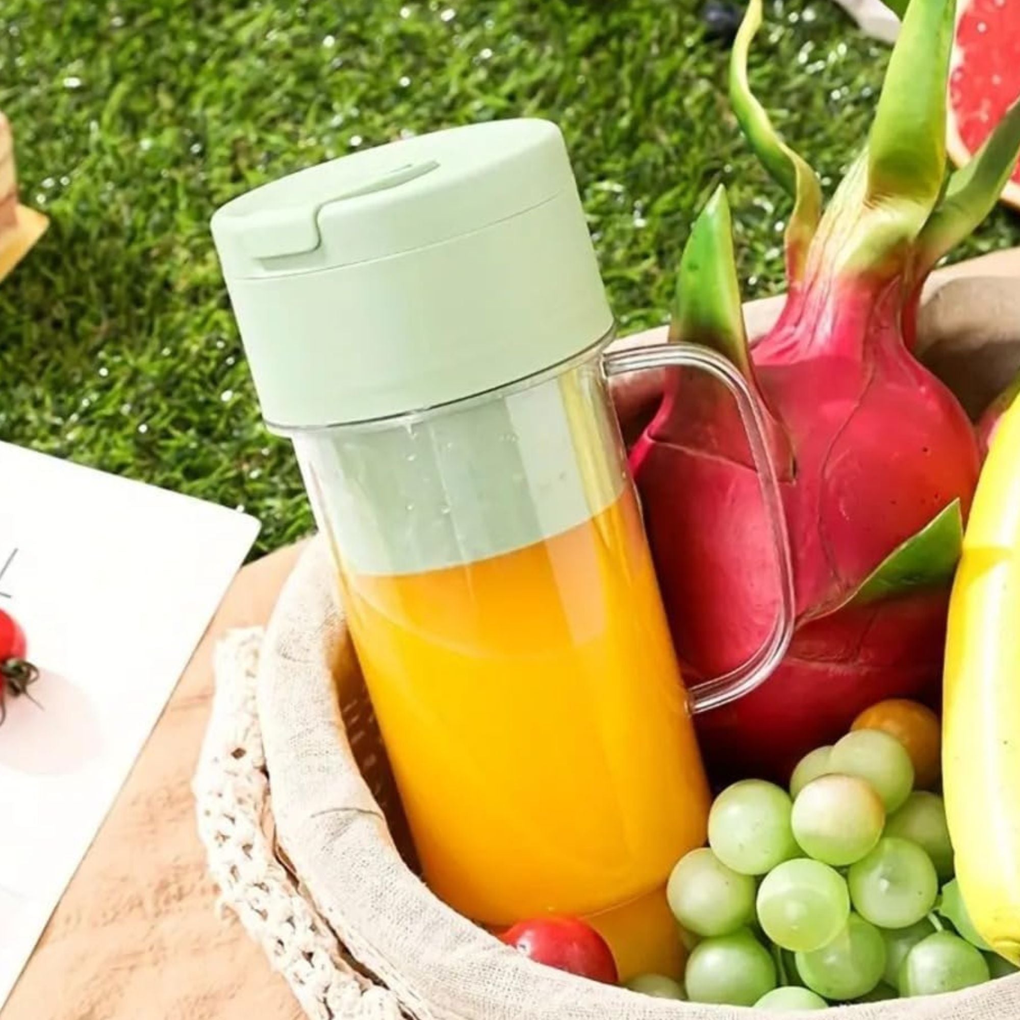 Portable Mini Juicer Blender Machine – USB Rechargeable, Straw Mug Bottle